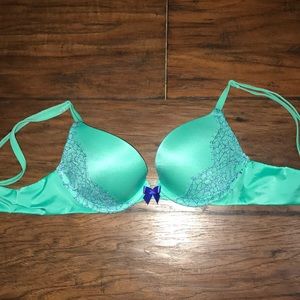 Victoria secret very sexy push up 32a